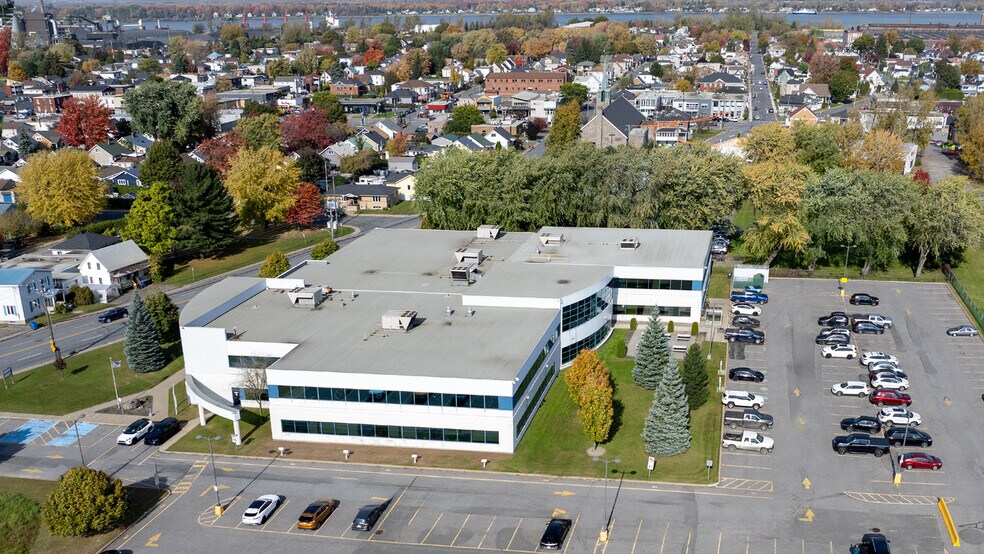 1350 Ch Saint-Roch, Sorel-tracy, QC à louer - Photo de l’immeuble – Image 3 sur 12