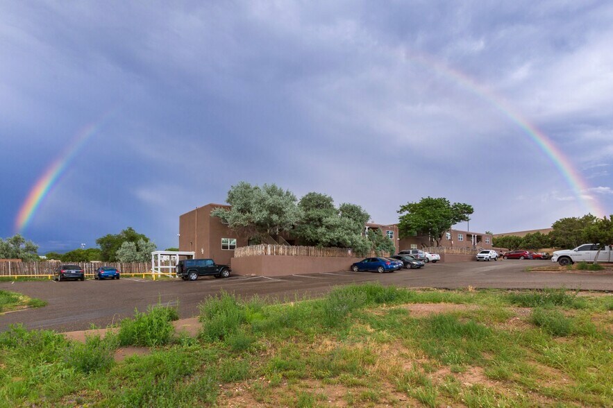 3226 Rufina St, Santa Fe, NM à vendre - Photo de l’immeuble – Image 2 sur 35