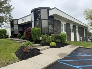 Plus de détails pour 700 Troy Schenectady Rd, Latham, NY - Bureau à louer