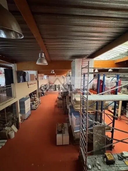 Industriel/Logistique dans Santeny à vendre - Photo de l’immeuble – Image 2 sur 6