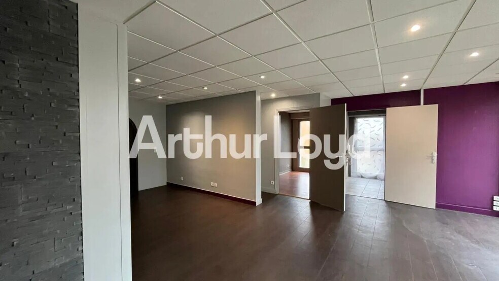 Local commercial dans Verson à louer - Photo de l’immeuble – Image 1 sur 5