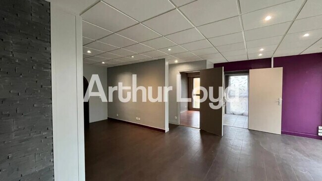 Plus de détails pour Local commercial à louer