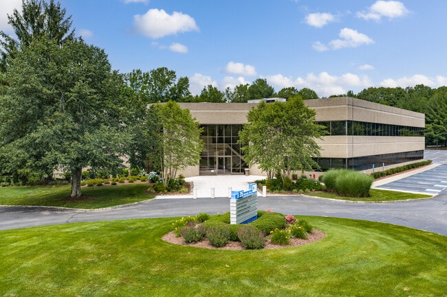 Plus de détails pour 35 Corporate Dr, Trumbull, CT - Bureau/Médical à louer