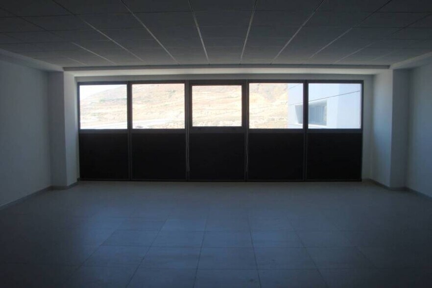 Bureau dans Roquetas de Mar à vendre - Photo de l’immeuble – Image 2 sur 9