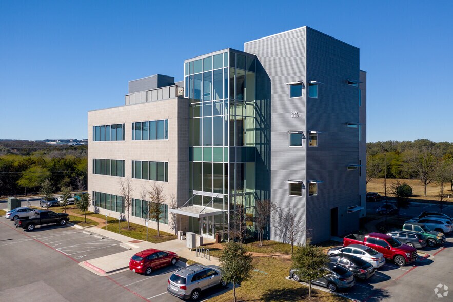 5100 W Highway 290, Austin, TX à louer - Photo principale – Image 1 sur 33