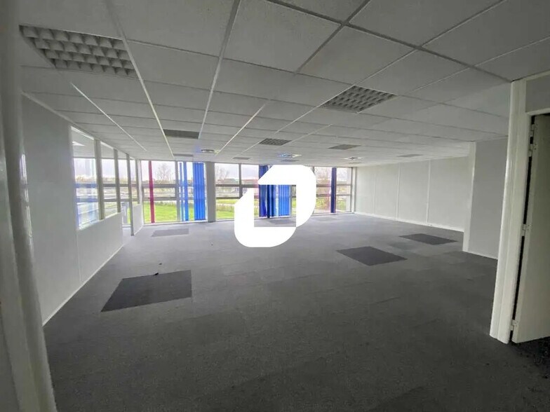 Bureau dans Bordeaux à louer - Photo de l’immeuble – Image 3 sur 23