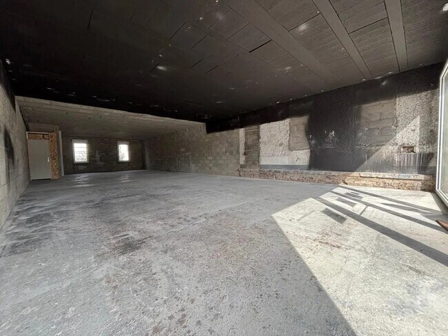 Plus de détails pour Local commercial à louer