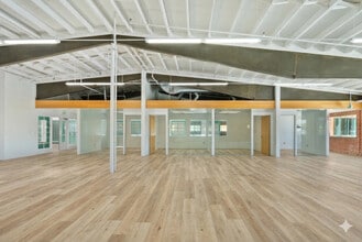 2440 S Sepulveda Blvd, Los Angeles, CA à louer Photo intérieure– Image 2 sur 13