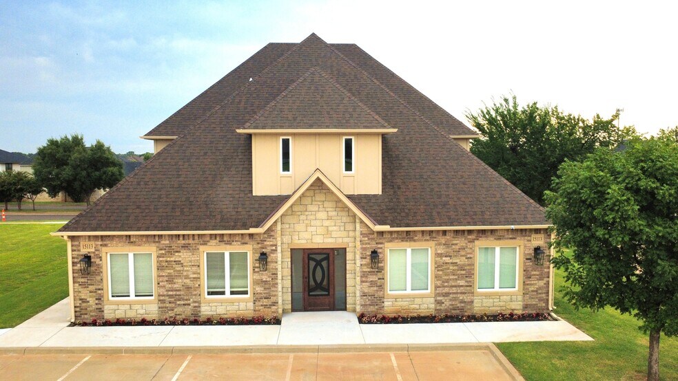 15113 Traditions Lake Pky, Edmond, OK à louer - Photo de l’immeuble – Image 2 sur 8