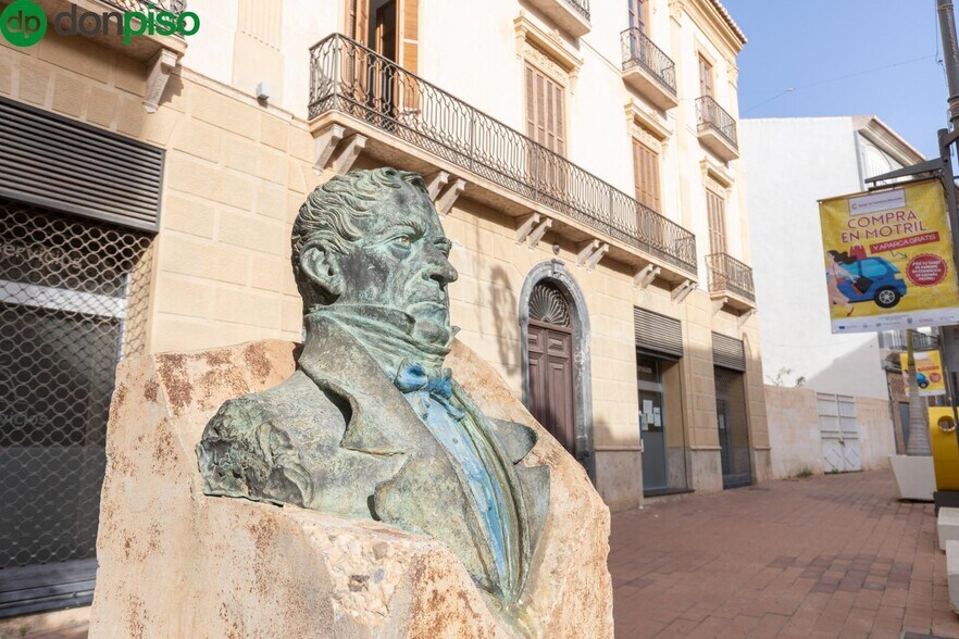 Plaza Javier de Burgos, 4, Motril, Granada à vendre - Photo de l’immeuble – Image 2 sur 19