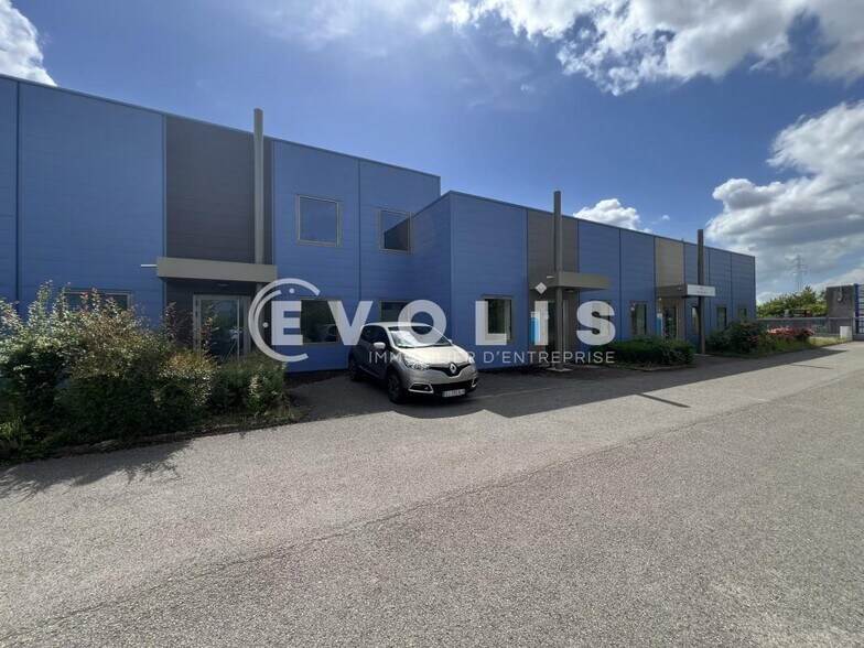 Local d’activités dans Blyes à louer - Photo de l’immeuble – Image 3 sur 27