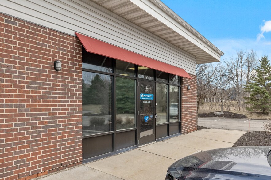 14233 O'Connell Ct, Savage, MN à louer - Photo de l’immeuble – Image 3 sur 27