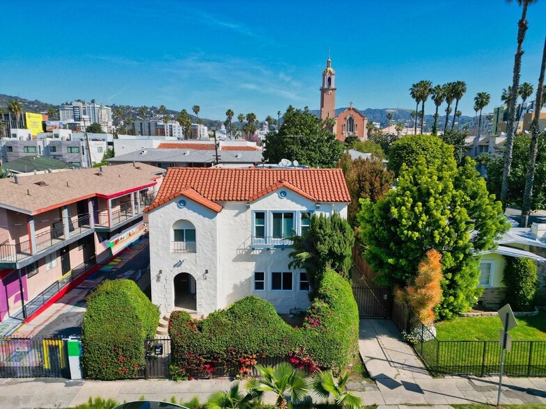6669 De Longpre Ave, Los Angeles, CA à vendre - Photo de l’immeuble – Image 1 sur 55