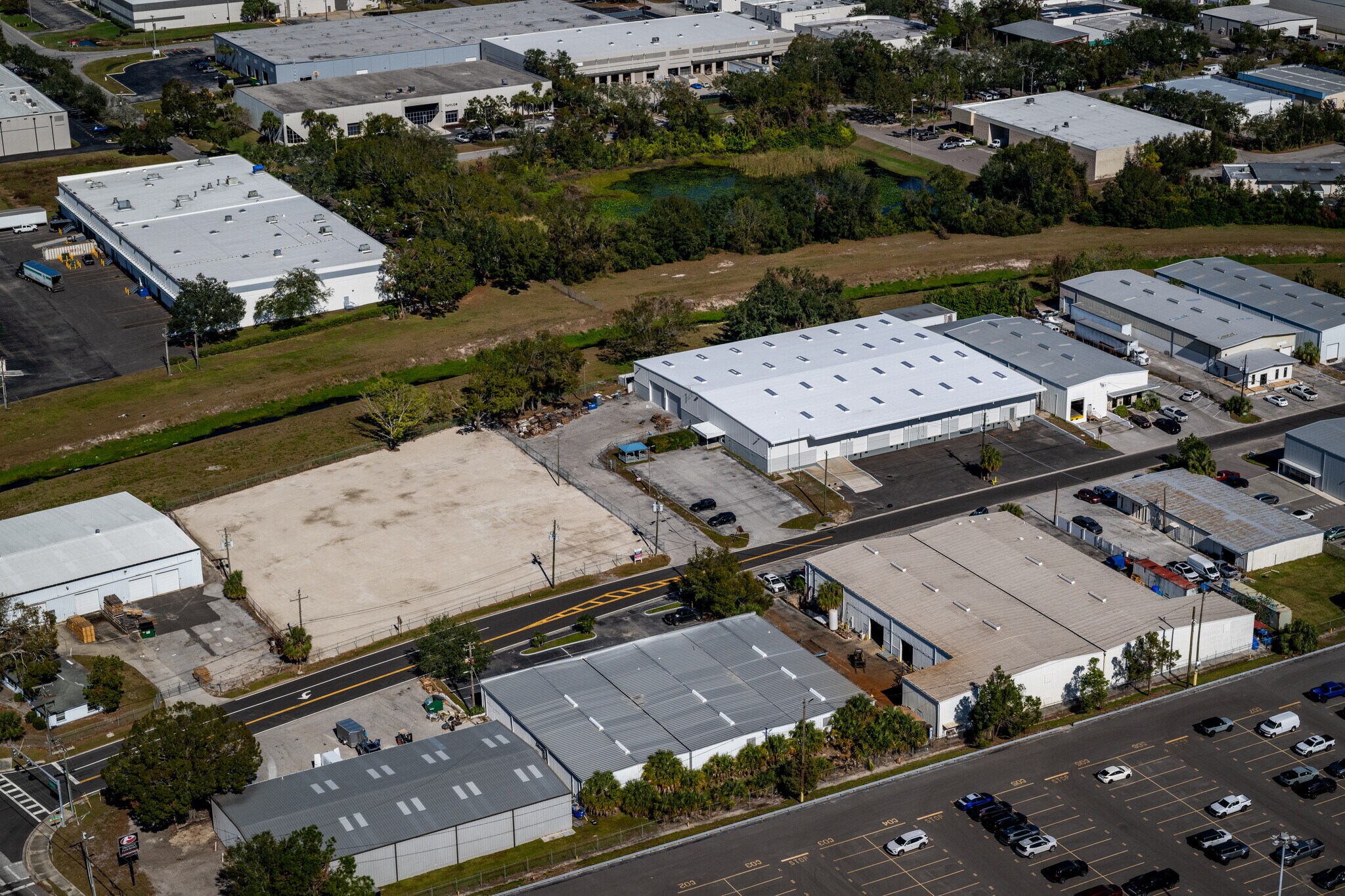 5329 W Crenshaw St, Tampa, FL à louer Aérien– Image 1 sur 16