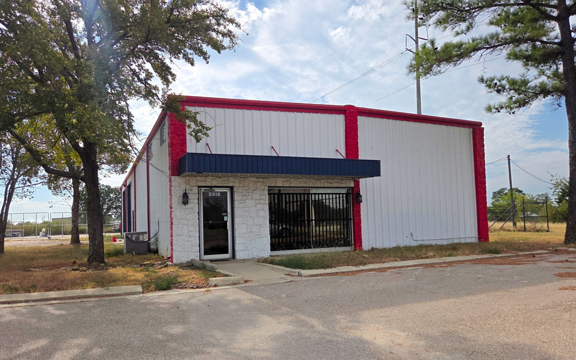 5918 E State Highway 21, Bryan, TX à louer Photo principale– Image 1 sur 6