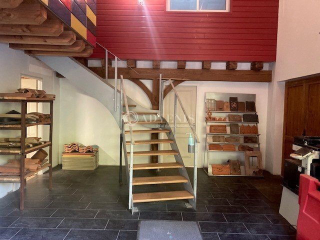 Bureau dans NOTRE-DAME-DE-SANILHAC à louer - Photo de l’immeuble – Image 2 sur 7