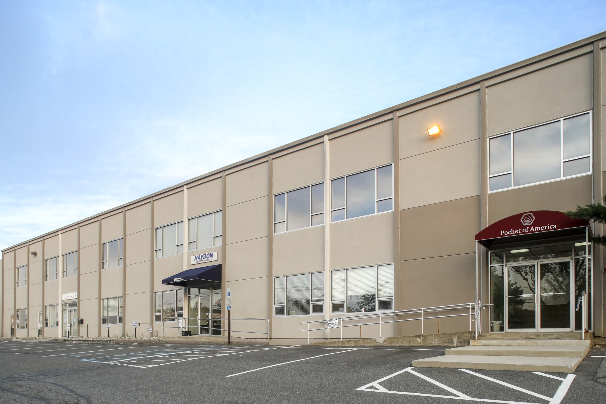 415 Hamburg Tpke, Wayne, NJ à louer Photo principale– Image 1 sur 7