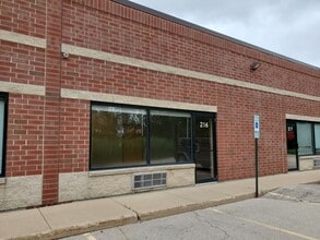 1330 Crispin Dr, Elgin, IL à louer Photo intérieure– Image 1 sur 20