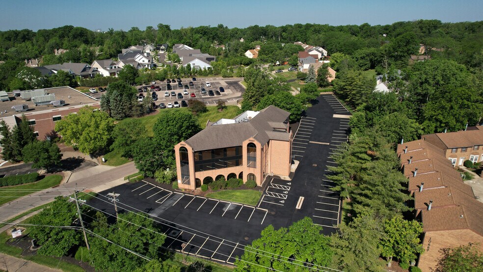10663 Montgomery Rd, Montgomery, OH à louer - Photo de l’immeuble – Image 3 sur 13
