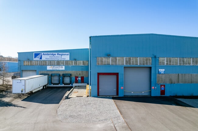 Plus de détails pour 2301 Duss Ave, Ambridge, PA - Différents types d’espaces à louer