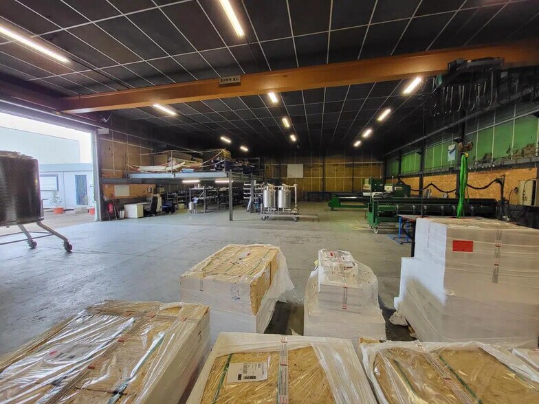 Local d’activités dans Genay à louer - Photo de l’immeuble – Image 1 sur 7