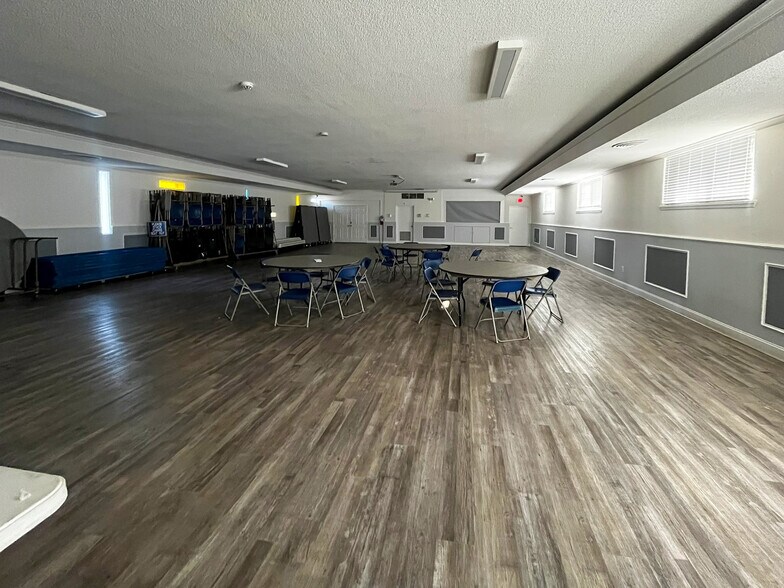 6911 Columbia Pike, Annandale, VA à vendre - Photo de l’immeuble – Image 3 sur 8