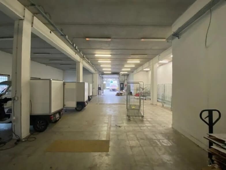 Local d’activités dans Nanterre à louer - Photo de l’immeuble – Image 1 sur 4