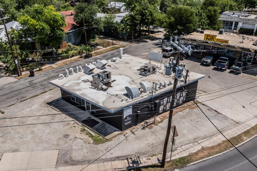 1100 S Presa St, San Antonio, TX à louer - Photo de l’immeuble – Image 2 sur 9