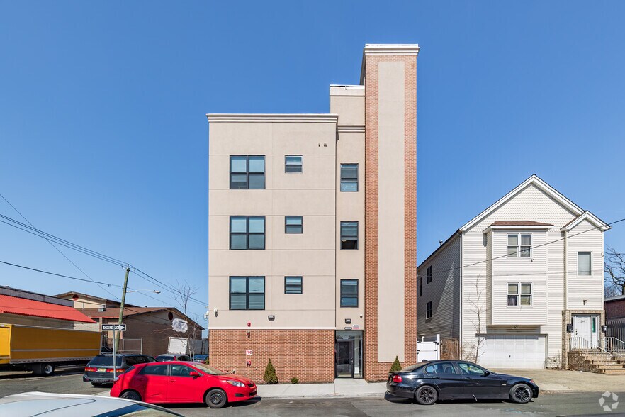 285 Fulton Pl, Paterson, NJ à vendre - Photo de l’immeuble – Image 2 sur 5