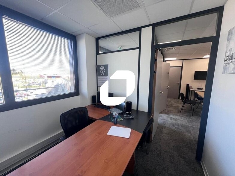 Bureau dans Serris à vendre - Photo intérieure – Image 2 sur 3