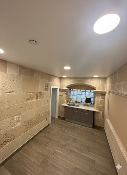 Local d’activités dans Neuilly-sur-Seine à louer - Photo de l’immeuble – Image 2 sur 6