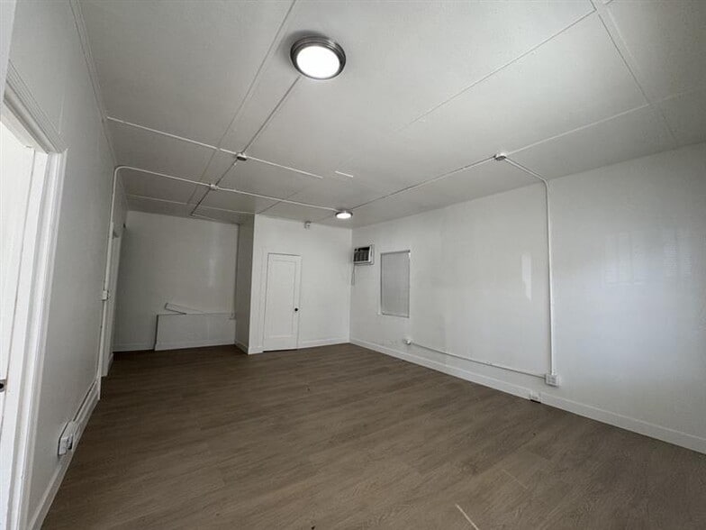 1417 W 11th St, Los Angeles, CA à louer - Photo intérieure – Image 2 sur 10