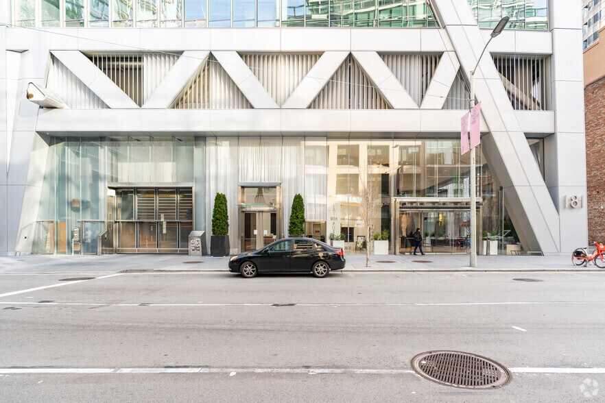 181 Fremont St, San Francisco, CA à louer - Photo de l’immeuble – Image 3 sur 3