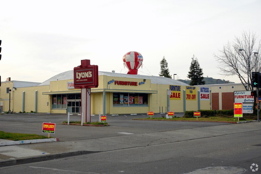 911 Merchant St, Vacaville, CA à louer - Photo principale – Image 1 sur 5