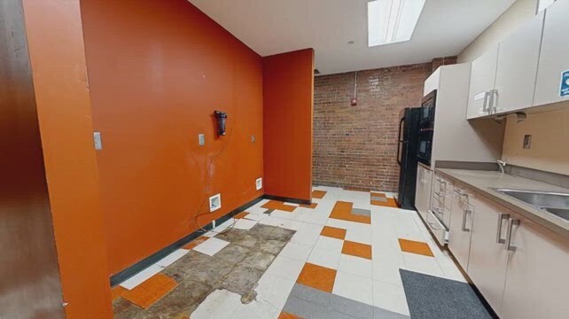 33 W 11th St, Columbus, GA à louer - Vidéo sur l’annonce professionnelle – Image 2 sur 31