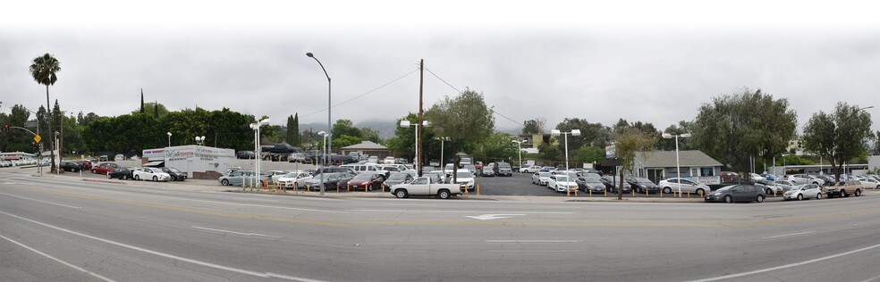 3343-3351 Foothill Blvd, La Crescenta, CA à vendre - Photo de l’immeuble – Image 1 sur 8