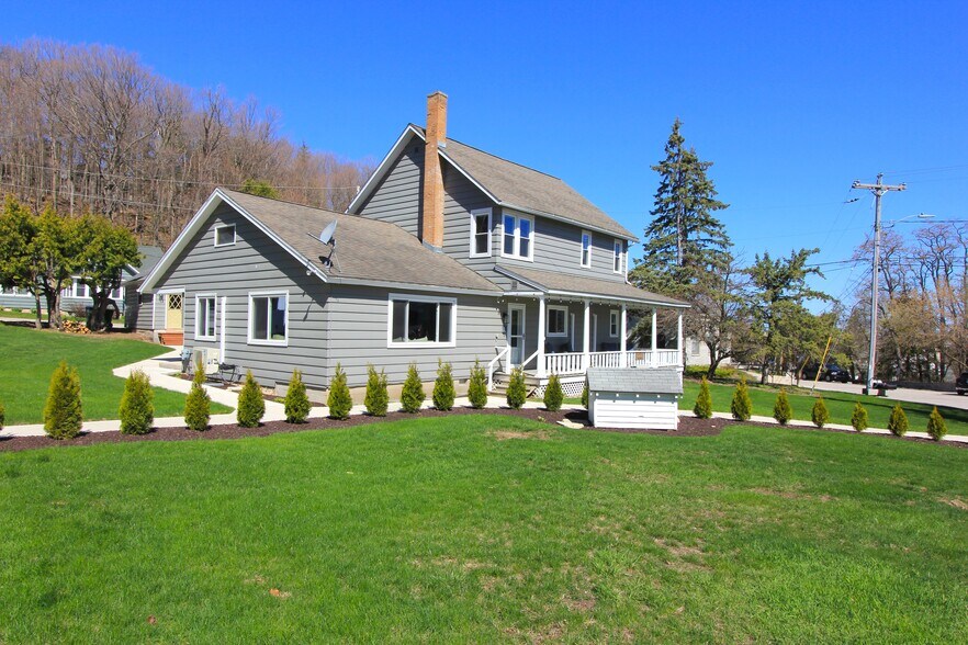 2375 Maple Dr, Sister Bay, WI à vendre - Photo de l’immeuble – Image 3 sur 45