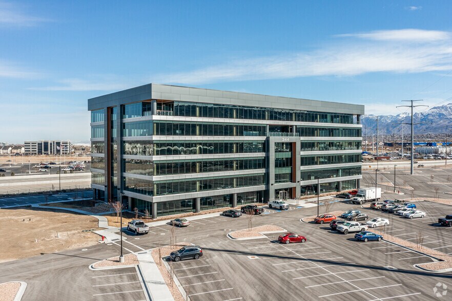 344 W 13800 S, Draper, UT à louer - Photo principale – Image 1 sur 32