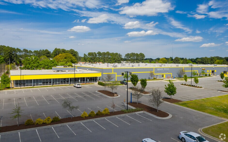 3200 Bush St, Raleigh, NC à louer - Photo de l’immeuble – Image 2 sur 10