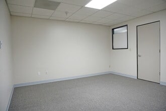 639 S Glenwood Pl, Burbank, CA à louer Photo intérieure– Image 1 sur 4