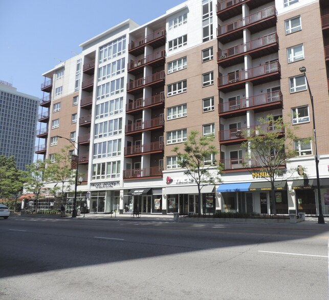 1209 W Arthur Ave, Chicago, IL à louer - Photo principale – Image 1 sur 48