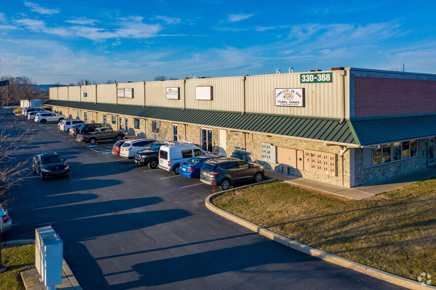 330 N Reading Rd, Ephrata, PA à louer - Photo de l’immeuble – Image 1 sur 49