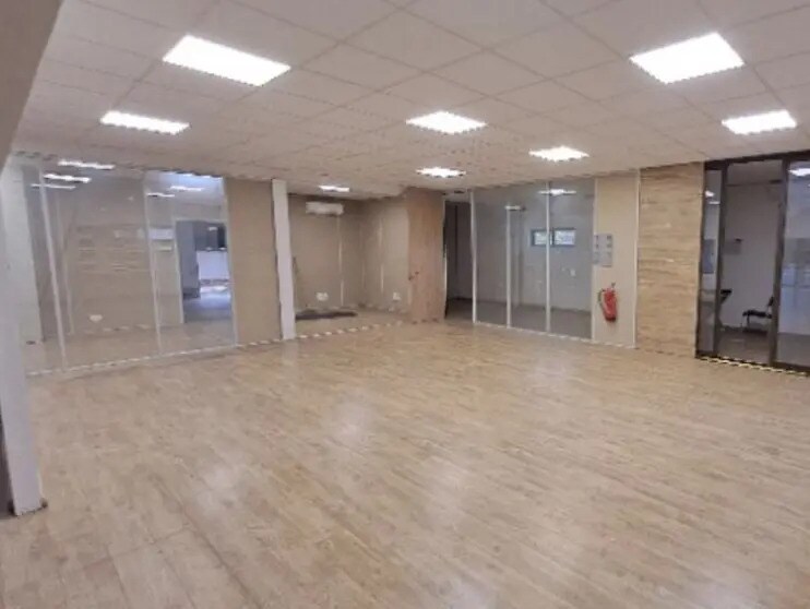 Industriel/Logistique dans Avignon à louer - Photo de l’immeuble – Image 1 sur 6