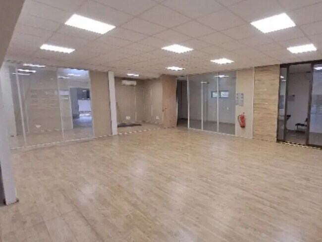 Plus de détails pour Industriel/Logistique à louer