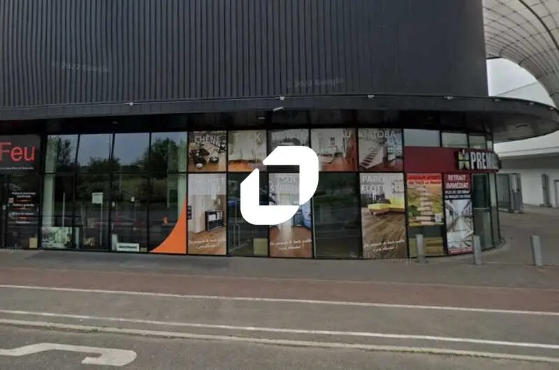 Local commercial dans Chambourcy à louer - Photo de l’immeuble – Image 1 sur 4