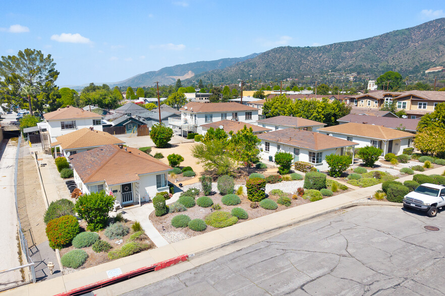 121-137 N Wabash Ave, Glendora, CA à vendre - Photo de l’immeuble – Image 1 sur 31