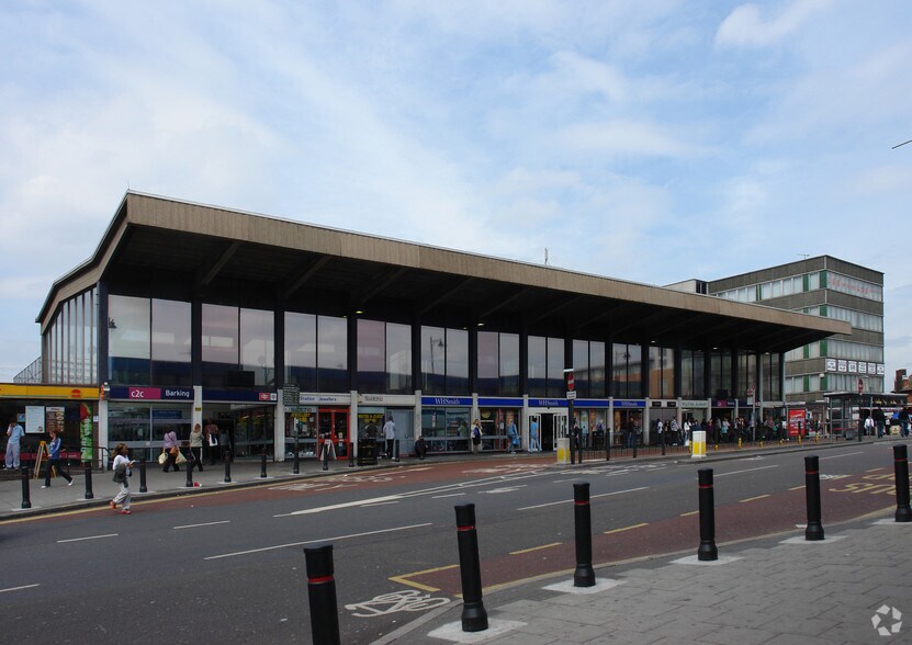 Station Para, Barking à louer - Photo principale – Image 1 sur 2