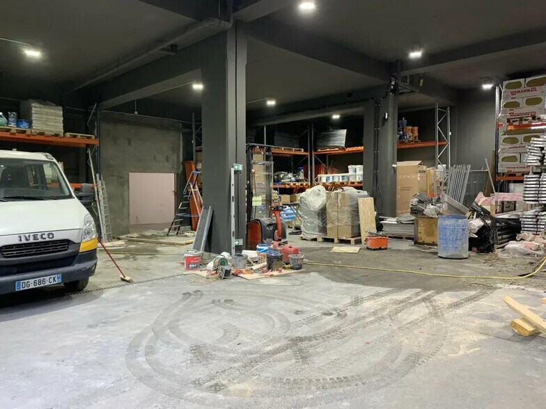 Local d’activités dans Villeurbanne à louer - Photo de l’immeuble – Image 3 sur 9