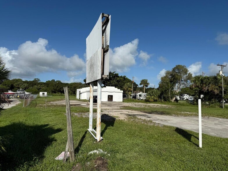 4651 S Us-1 Hwy, Fort Pierce, FL à vendre - Photo de l’immeuble – Image 3 sur 4