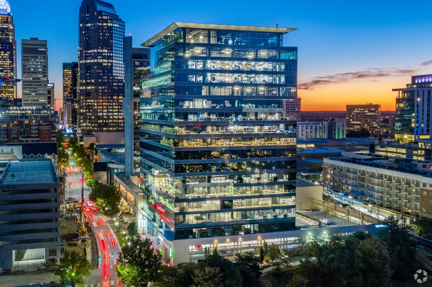 615 S College St, Charlotte, NC à louer - Photo principale – Image 1 sur 30